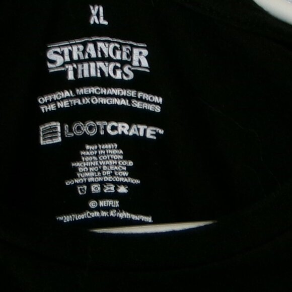 Stranger Things Eleven Vs Demagorgon T-Shirt Netflix Loot Crate XL - Picture 2 of 3